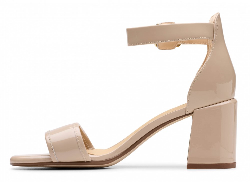 Clarks Δερμάτινο Πέδιλο Ezoria Mae 26181299 Sand Patent