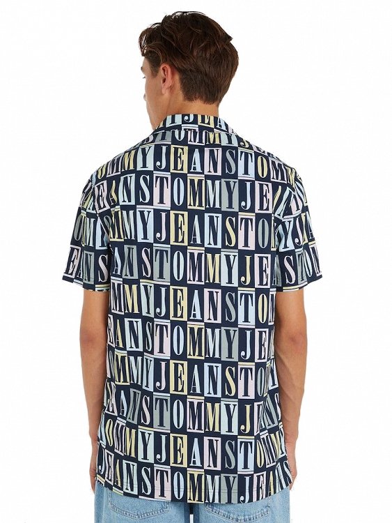 Tommy Hilfiger Tjm Clsc Tommy Aop Shirt AM0AM15930 DX2 Tommy Graphic Aop