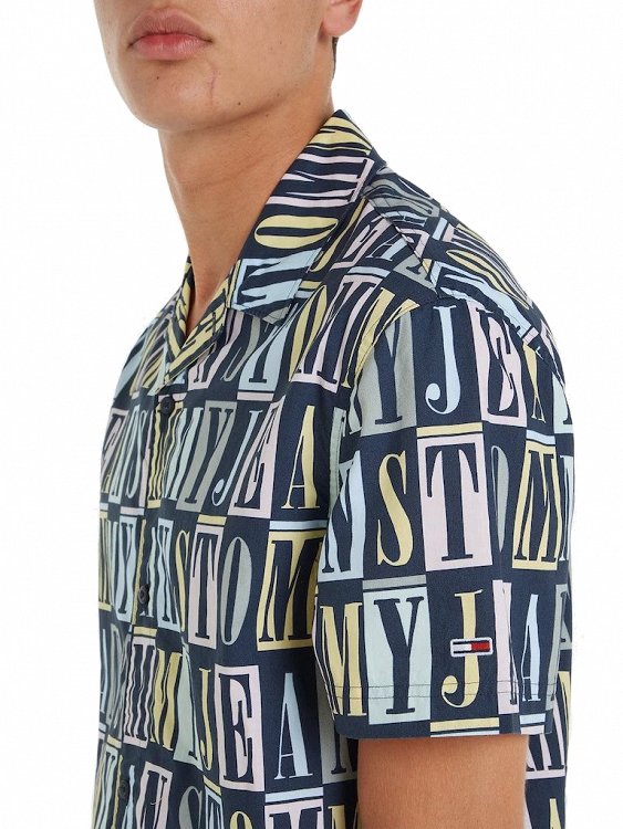 Tommy Hilfiger Tjm Clsc Tommy Aop Shirt AM0AM15930 DX2 Tommy Graphic Aop