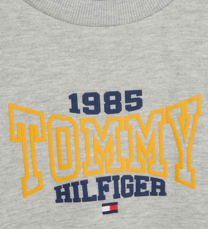 Tommy Hilfiger 1985 Varsity Sweatshirt KB0KB08301 PIN New Light Grey Heather