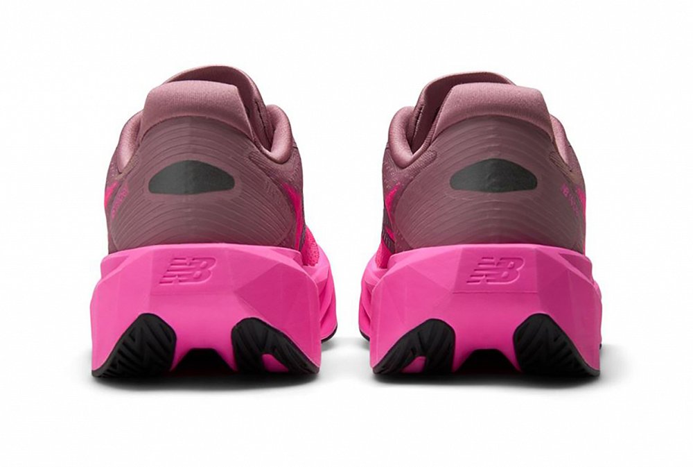 New Balance Γυναικείο Αθλητικό FuelCell Rebel v5 WFCX70N Φούξια