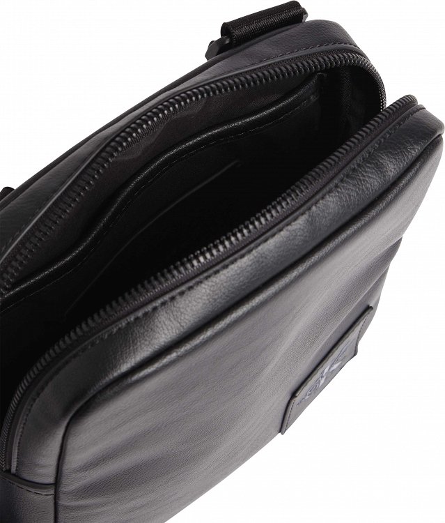 Calvin Klein Tagged Reporter 18 K50K510117 BDS Black