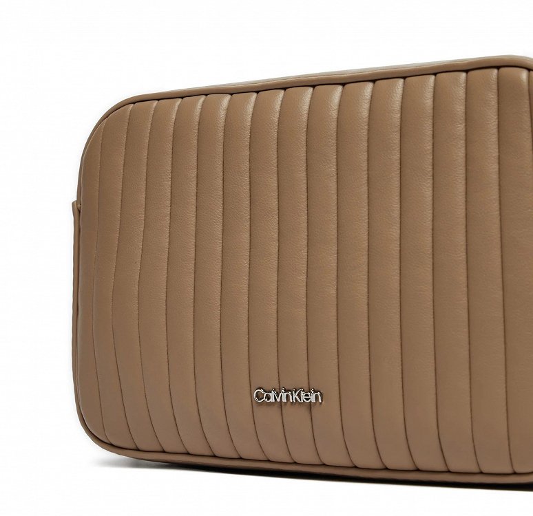 Calvin Klein Τσάντα Mini Line Quilt Camera Bag K60K613078 PAI Καφε