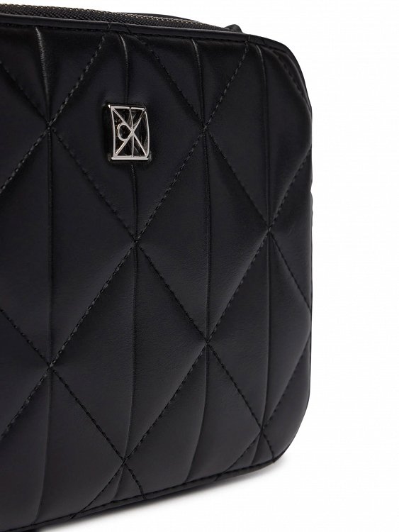 Calvin Klein Τσάντα Quilted Double Zip Camera Bag LV04F3328G Μαύρο