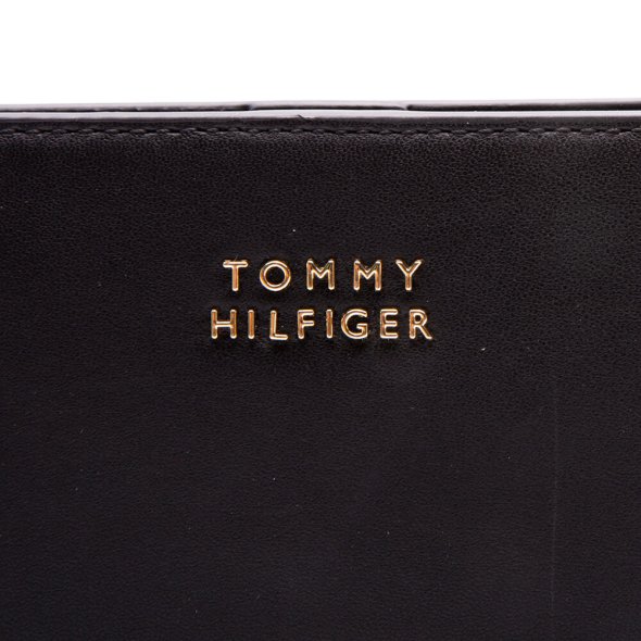 Tommy Hilfiger Casual Chic Leather Large Wallet AW0AW14916 BDS Black