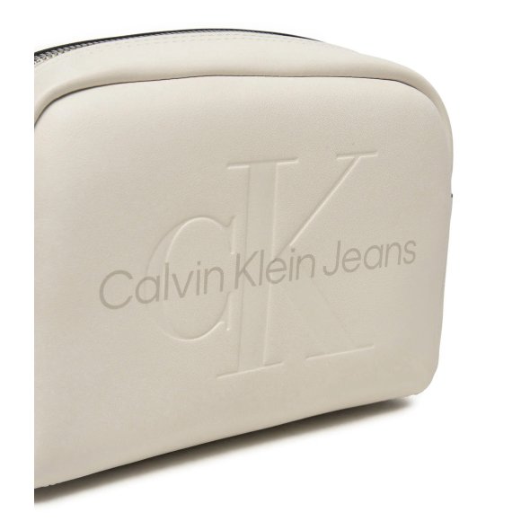 Calvin Klein Γυναικεία Τσάντα Sculpted Camera Bag 18 Mono K60K612220 YAS Εκρου