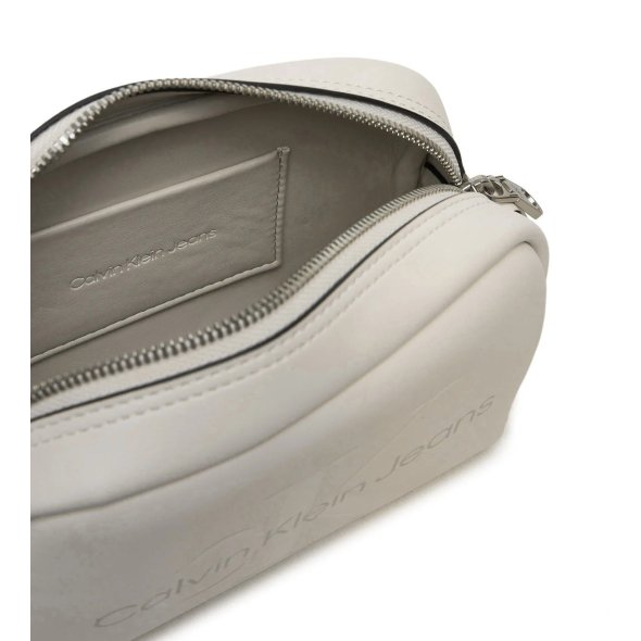 Calvin Klein Γυναικεία Τσάντα Sculpted Camera Bag 18 Mono K60K612220 YAS Εκρου