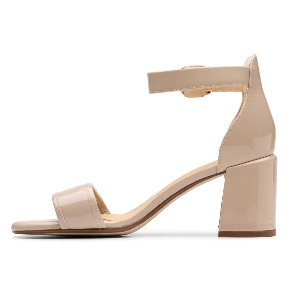 Clarks Δερμάτινο Πέδιλο Ezoria Mae 26181299 Sand Patent