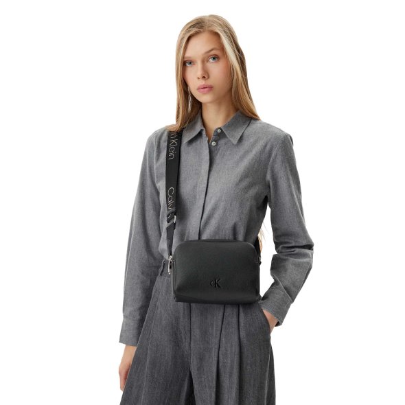 Calvin Klein Γυναικεία Τσάντα Ultrlght Ew Dbl Zp C LV04K3124G UB1 Μαύρο