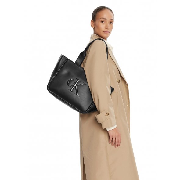 Calvin Klein Γυναικεία Τσάντα Ck Medium Tote LV04F3218G UB1 Μαύρο