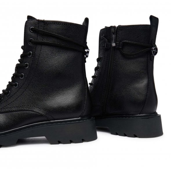 Tamaris Δερμάτινο Μποτάκι 1-25219-45 001 Μαύρο