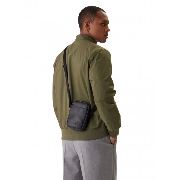 Calvin Klein Ανδρικό Τσαντάκι Bold Ck Slim Reporter LV04D3279G UB1 Μαύρο