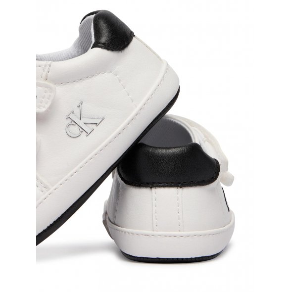 Calvin Klein Παπούτσια Αγκαλιάς V0B9-83273-1582 Λευκό